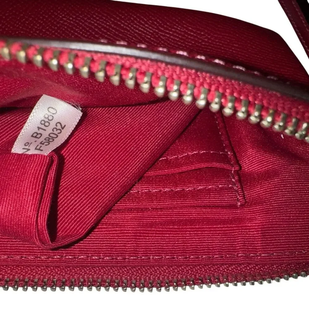 COACH Corner Zip Wristlet in 1941 Red New without Tag